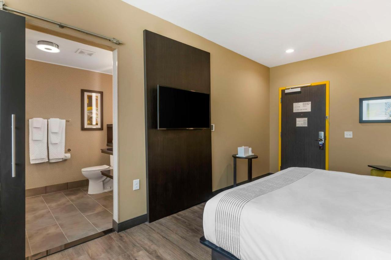 Glo Best Western Pooler - Savannah Airport Hotel Экстерьер фото